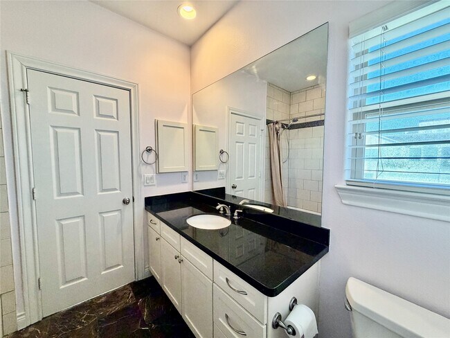 Building Photo - 5430 Crooms St