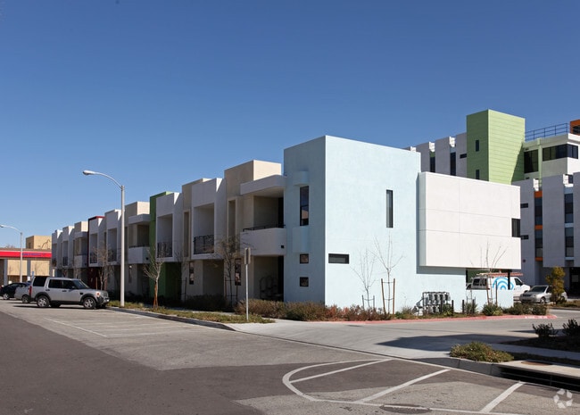 Building Photo - Sagebrush 1