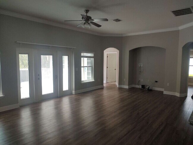 Building Photo - "Spacious 4-Bedroom with 3 Full Baths - 2,...