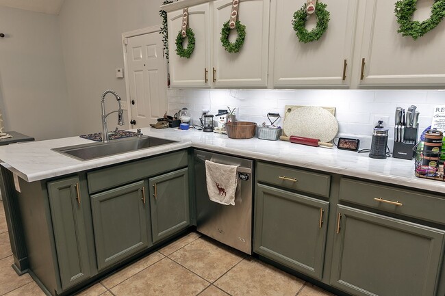 Building Photo - Welcome Home!