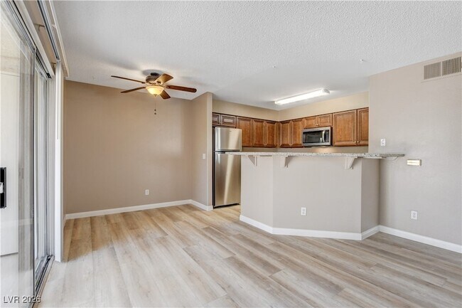 Building Photo - 760 Hunters Creek Ln