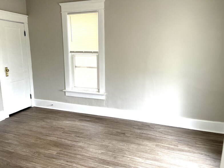 Building Photo - 820 Wayne St