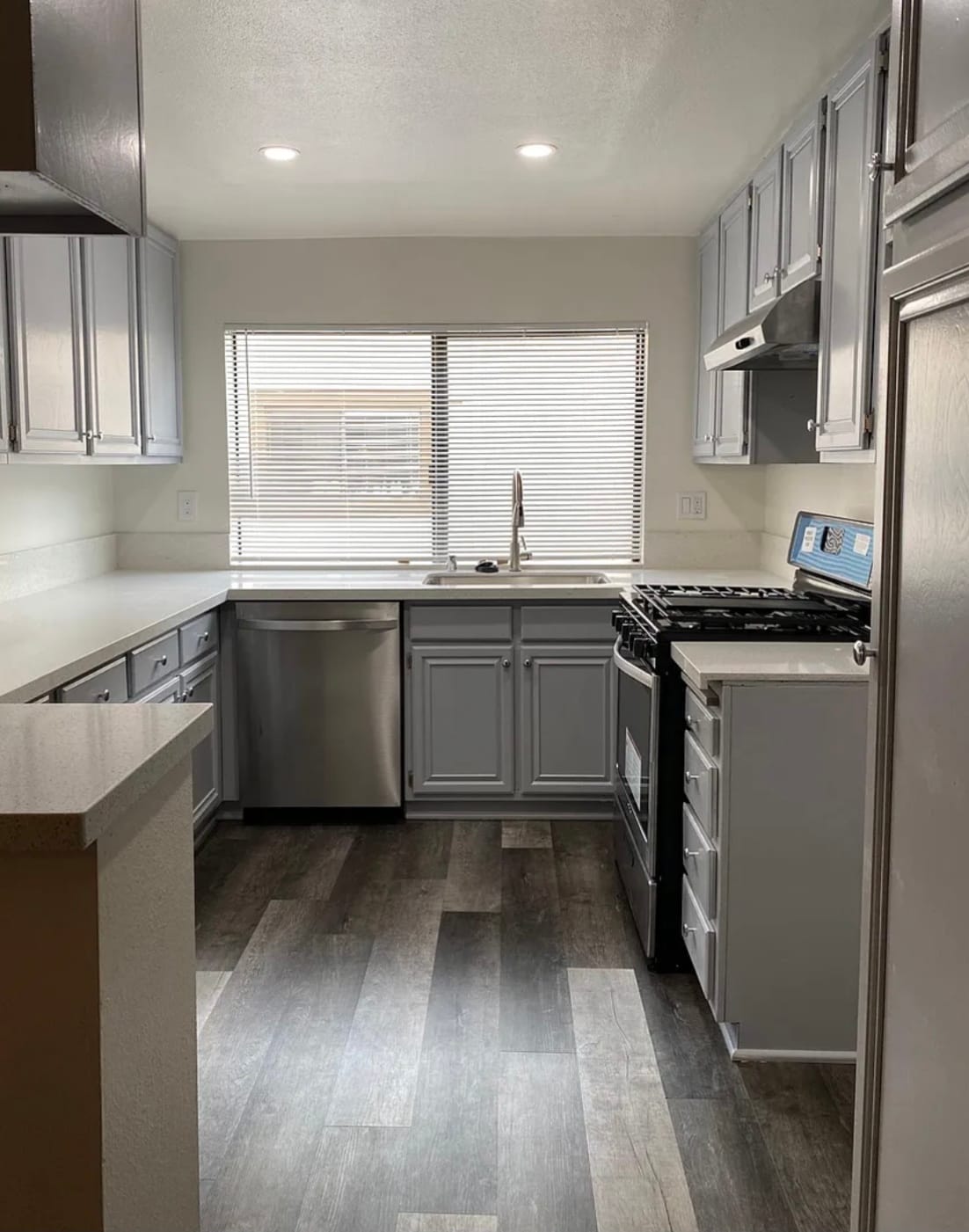 Building Photo - 1055 Walnut Grove Ave