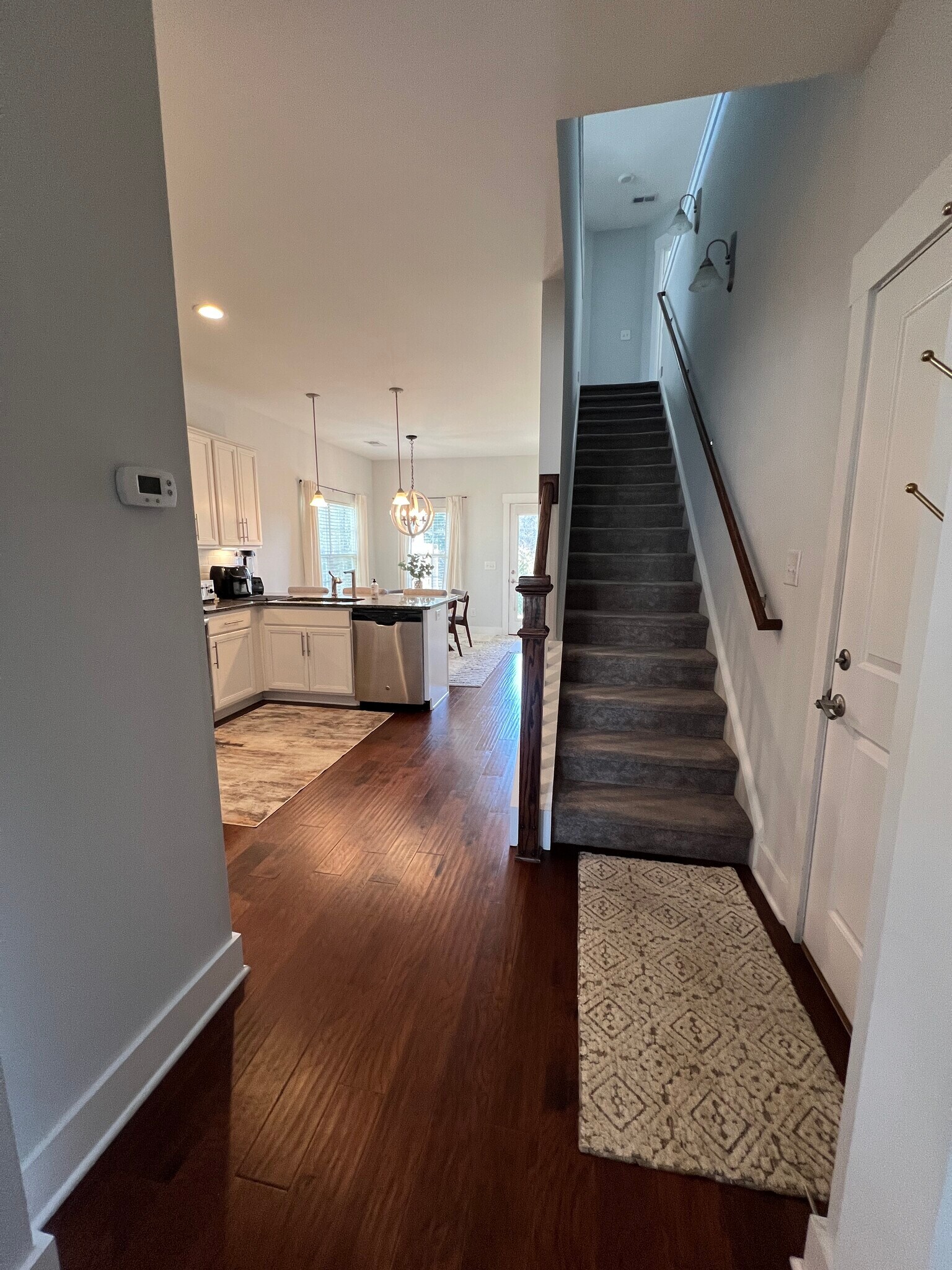 Building Photo - 2028 Gracious Dr