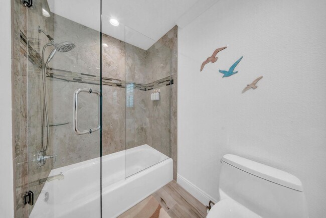 Building Photo - 555 S Gulf Dr