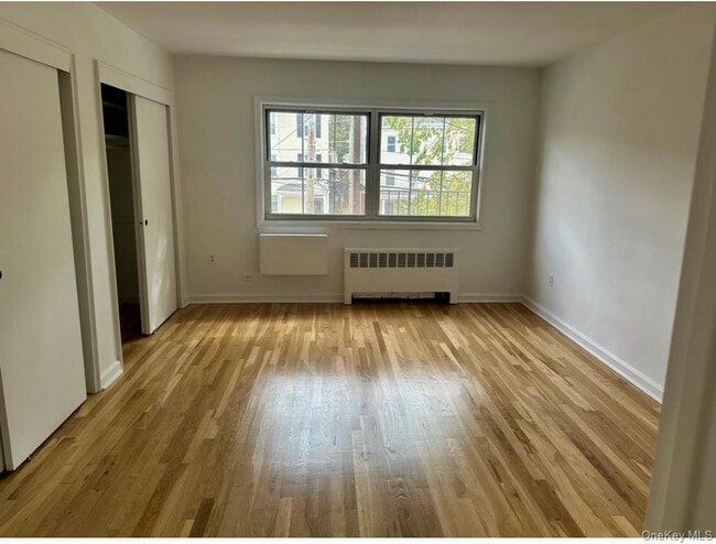 Building Photo - 31 Maple Ave