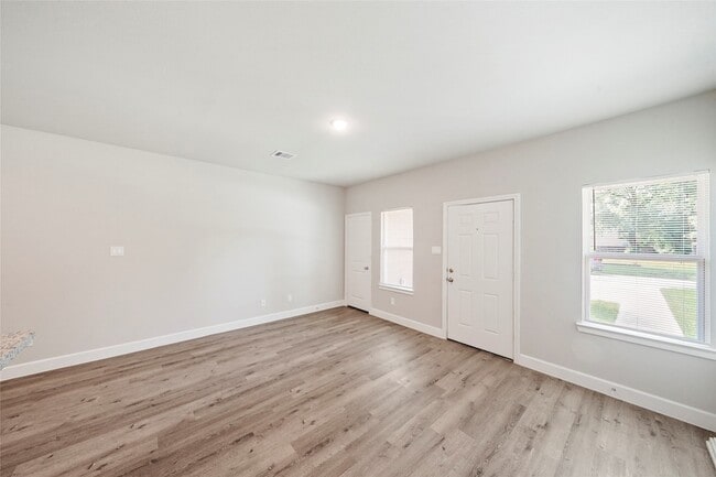 Building Photo - 414 Avenue H