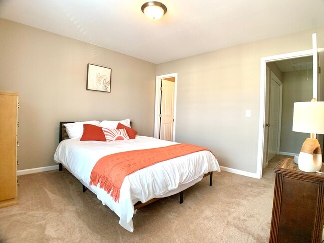 Building Photo - 308 Sam Houston Cir