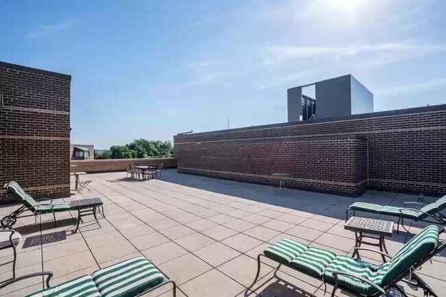 Building Photo - 2111 Wisconsin Ave NW