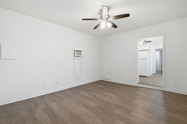 Building Photo - Cozy 1-Bedroom Home