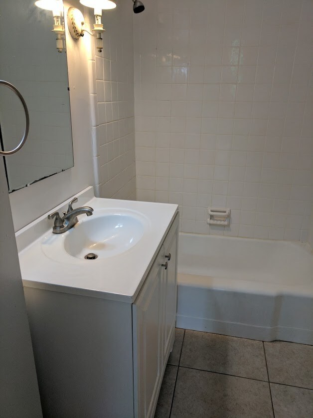 Building Photo - 5431 Howe St