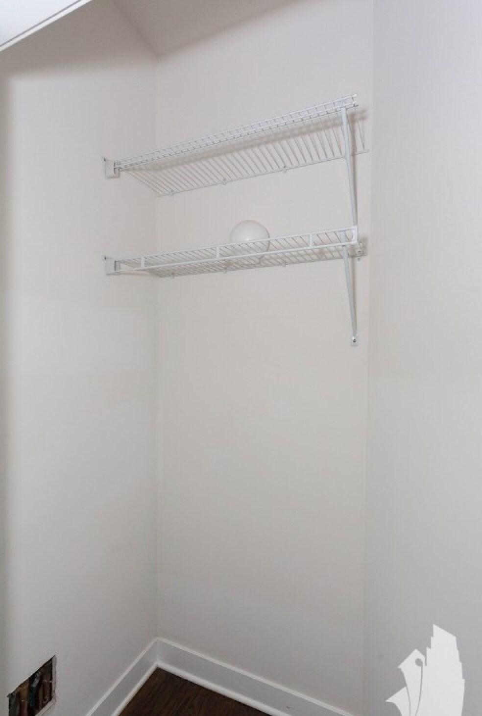 Building Photo - 1952 W Nelson St