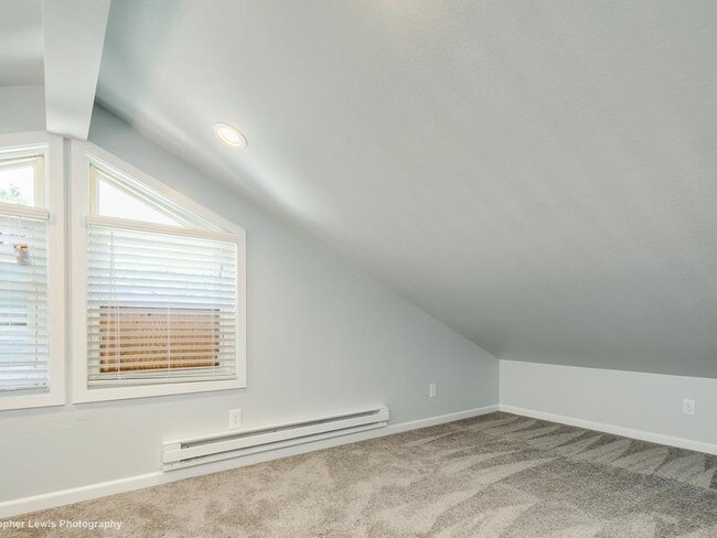 Building Photo - 1140 Poplar Ave