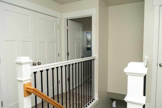 Building Photo - 396 N 100 W