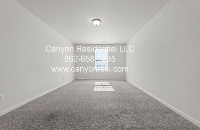 Building Photo - beautiful home with 3 bedrooms!