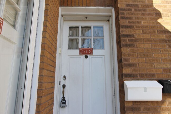 Building Photo - 624 Wendover St