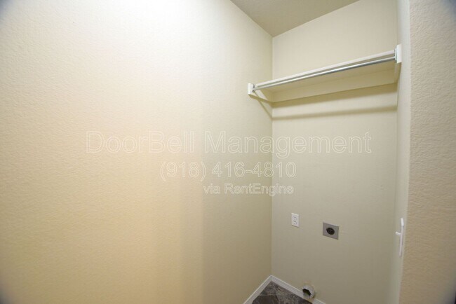 Building Photo - 89 W Fairlane Ct