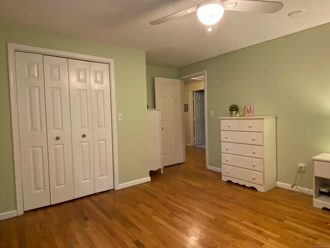 Building Photo - 25 Jade Tree Ln