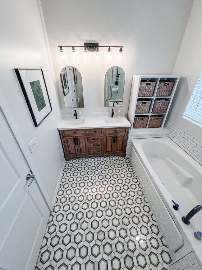 Building Photo - 2065 N Kedzie Blvd