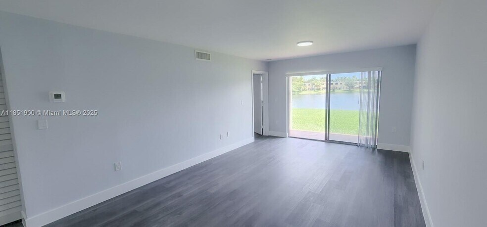 Building Photo - 9830 Nob Hill Ln