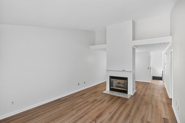 Building Photo - 137 Pepper Ridge Cir
