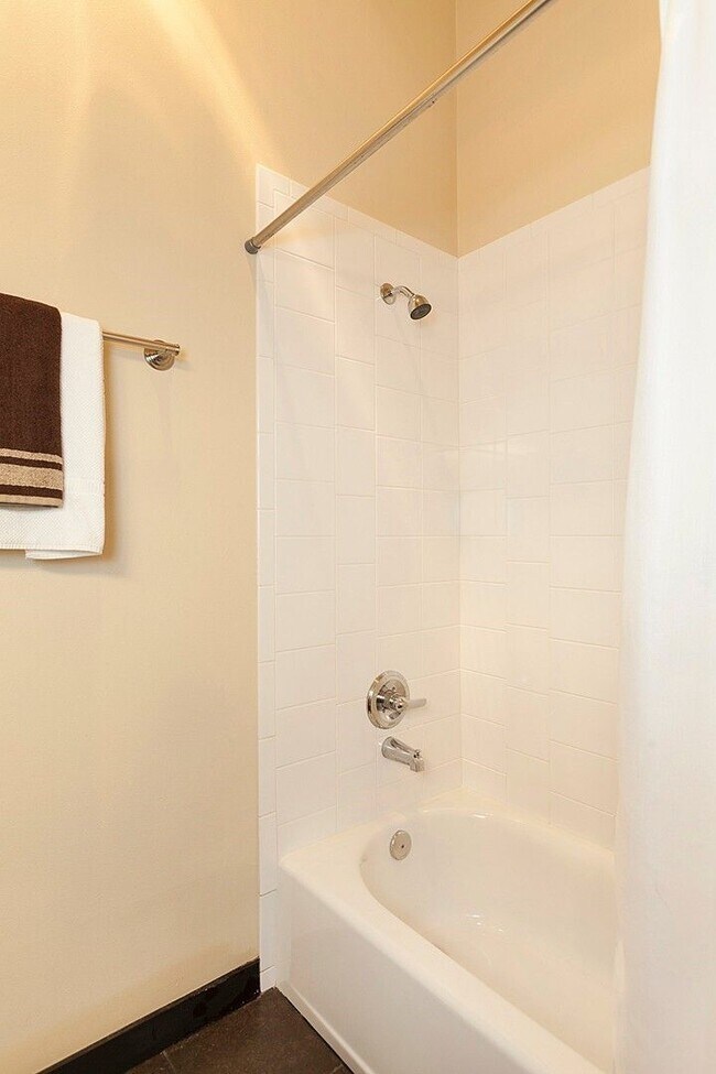 Building Photo - 1Bd/1Ba Seattle Condo