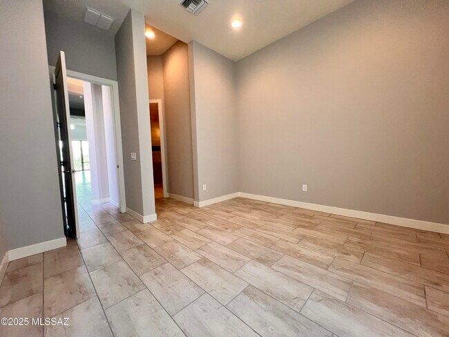 Building Photo - 14205 N Stone View Pl