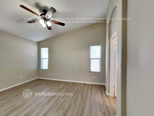 Building Photo - 1088 E Palomino Way