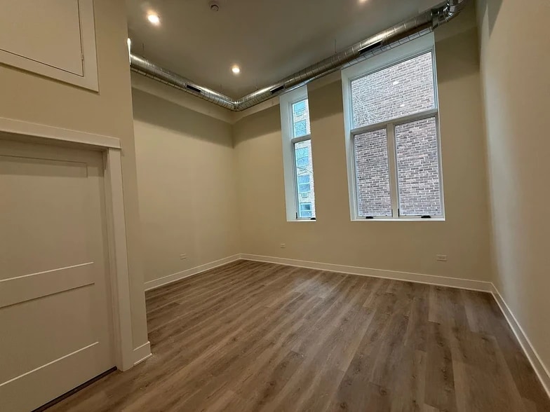 Building Photo - 1453 Maple Ave