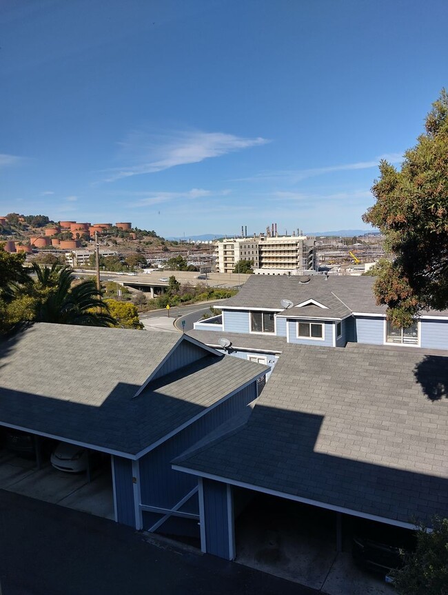 Building Photo - Penthouse in Point Richmond