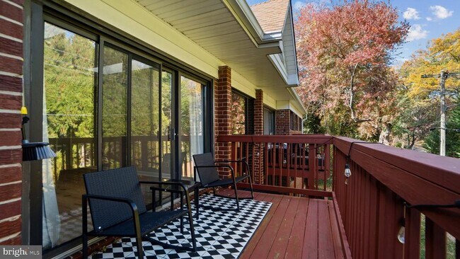 Building Photo - 2802 Dartmouth Rd