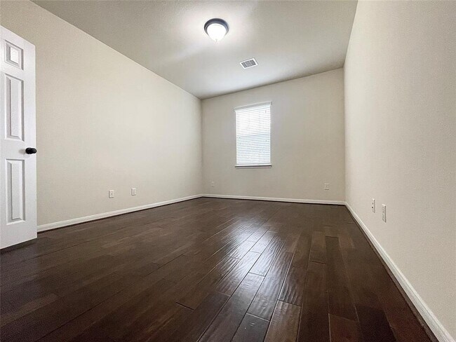 Building Photo - 5366 Blue Mountain Ln