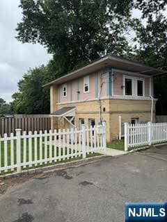 Building Photo - 336 Westfield Ave W