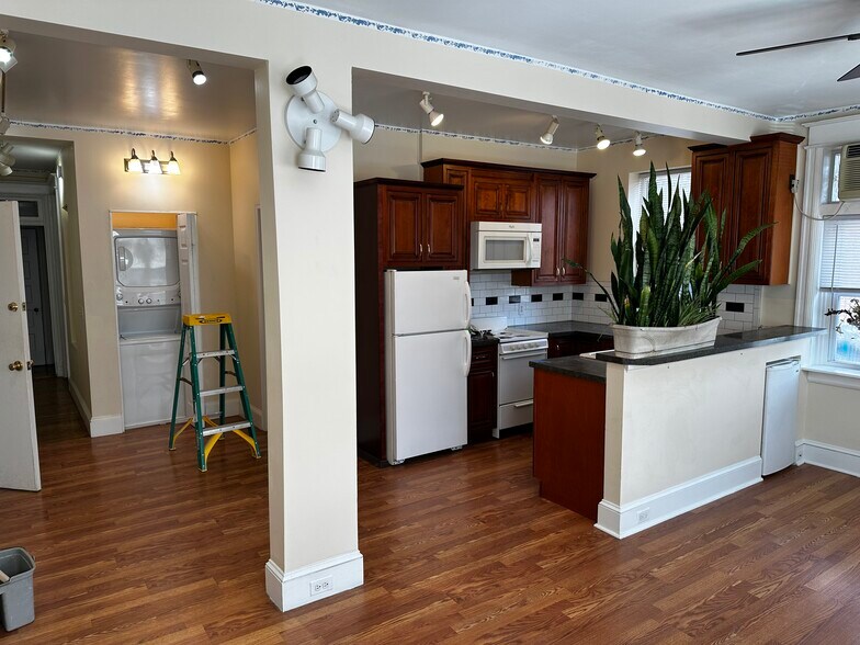 Building Photo - 1315 Park Rd NW