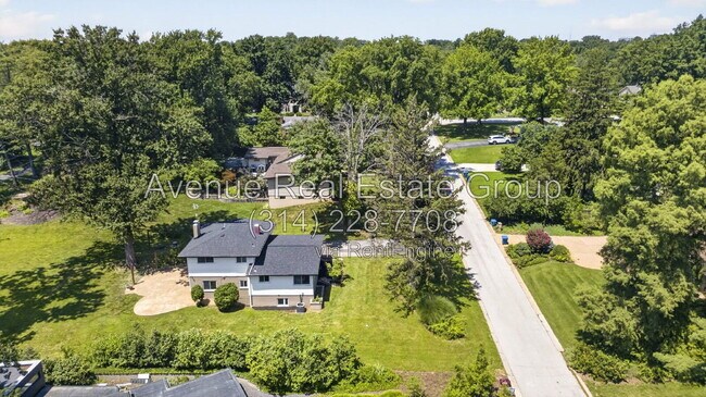 Building Photo - 6 The Knolls Ln