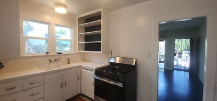 Building Photo - 1526 N Ave 47