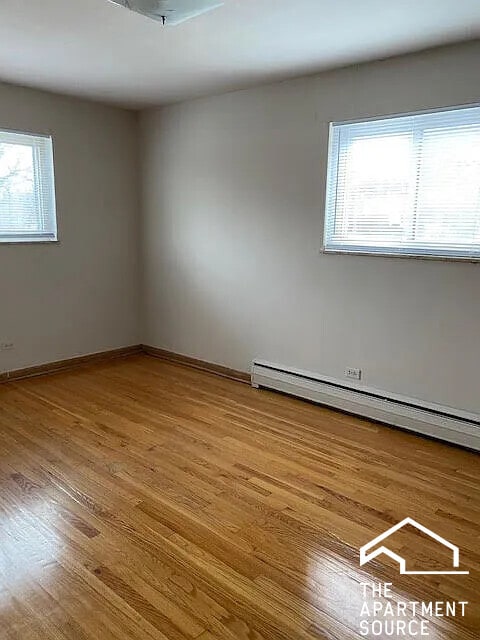 Building Photo - 1653 Oakwood Ave