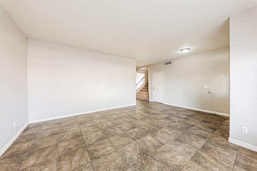 Building Photo - 3717 N Heather Ln