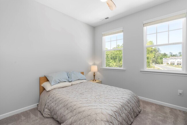 Building Photo - 2245 Kettle Falls Station