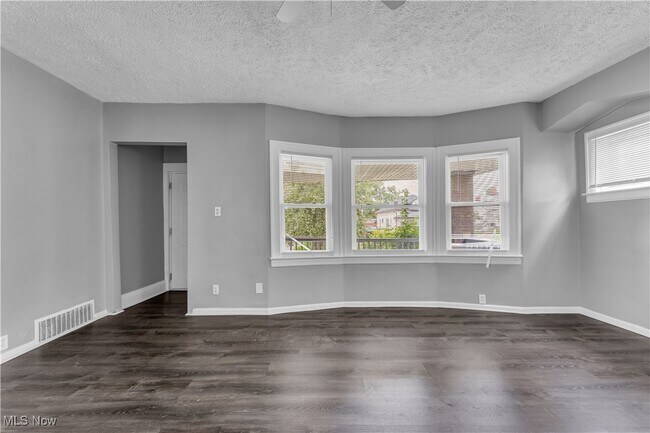 Building Photo - 3803 W 135th St