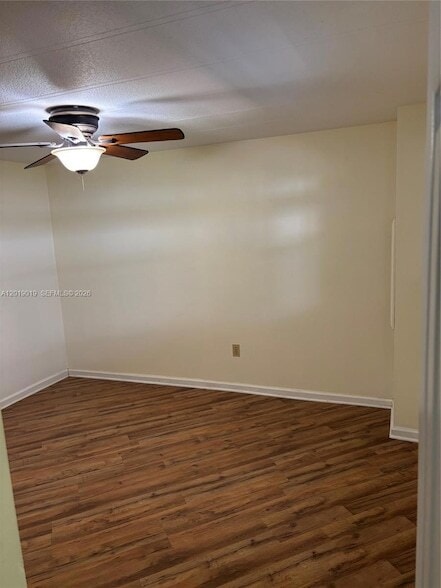 Building Photo - 2939 W Marina Dr