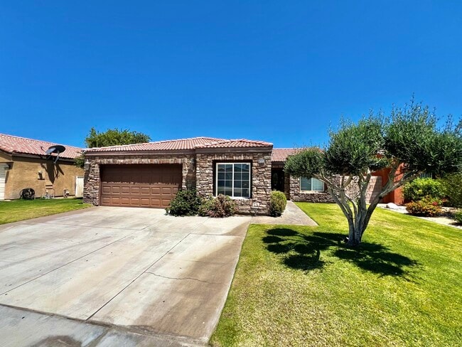 Building Photo - 82222 Pinyon Ave