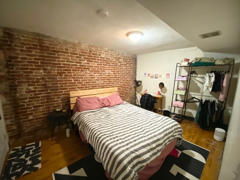 Building Photo - 840 Huntington Ave