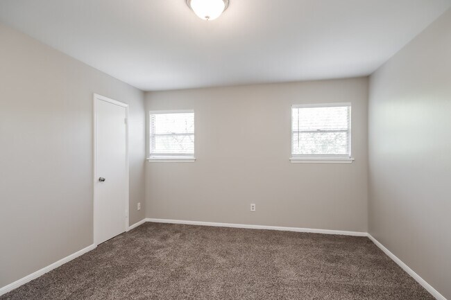 Building Photo - 1702 Corral Dr