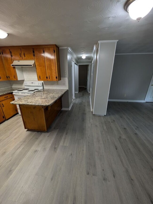 Building Photo - 2BD/1BA Unit in Hickory