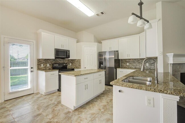 Building Photo - 229 River Basin Ln