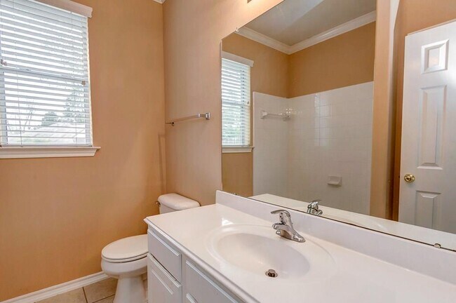 Building Photo - 3 Viola Bloom Ct