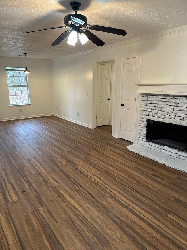 Building Photo - 108 Marshall Dr