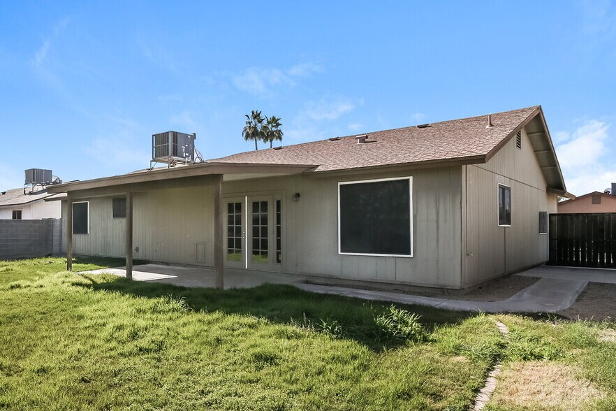 Building Photo - 1811 N Cheri Lynn Dr