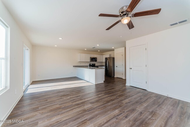 Building Photo - 307 Gazebo Dr